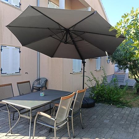 Apartment Ivana 투라니 외부 사진
