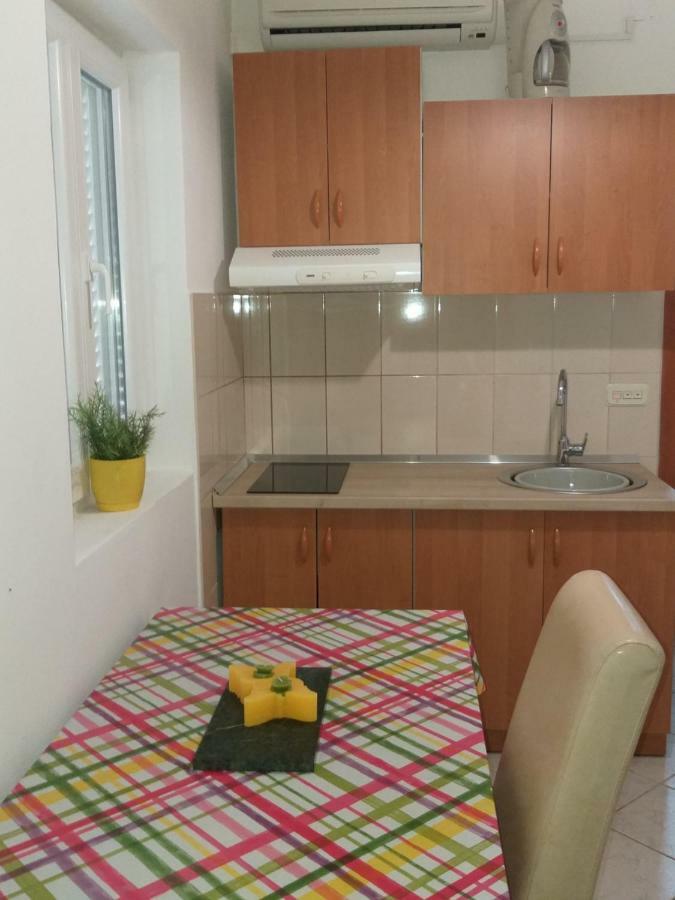 Apartment Ivana 투라니 외부 사진